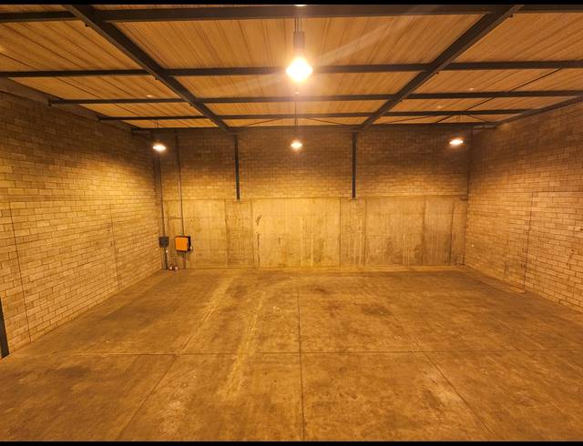 448M² WAREHOUSE TO LET IN LINBRO PARK